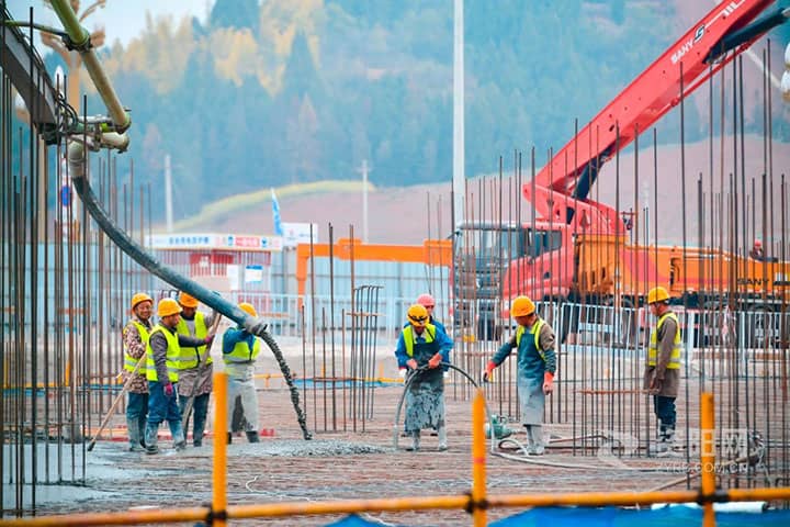 圖4  澆筑水泥.jpg