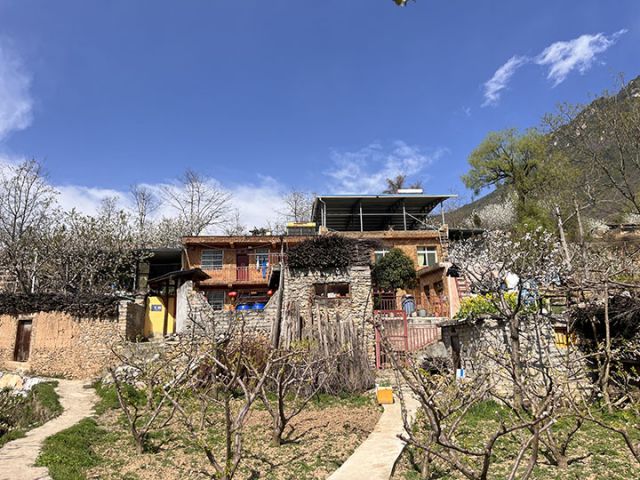 2 蘿卜寨的羌民房屋.jpg