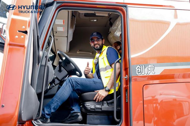 圖5 海外客戶試駕.jpg