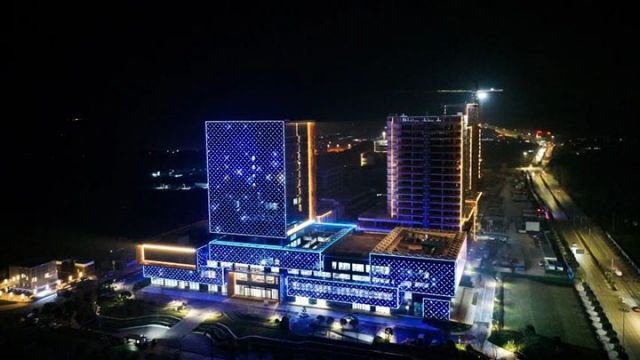 圖6 達(dá)州數(shù)字經(jīng)濟(jì)產(chǎn)業(yè)園數(shù)字大樓夜景。達(dá)州高新區(qū)供圖.jpg