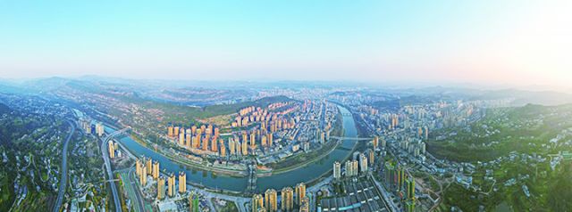 巴中市鳥(niǎo)瞰圖  李忠 攝.JPG