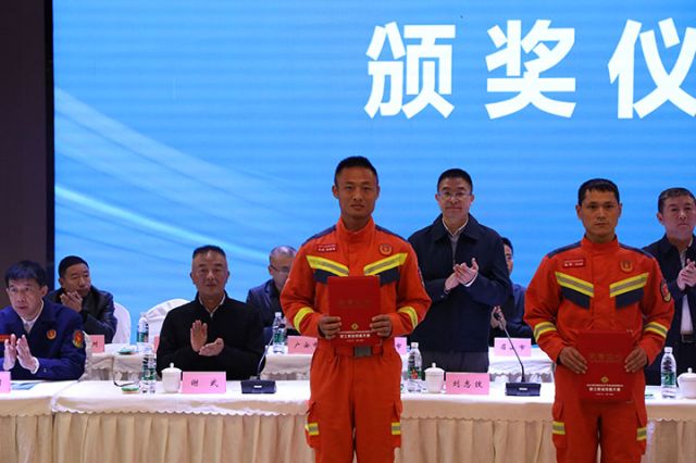 圖1 吳彥禹獲獎.JPG