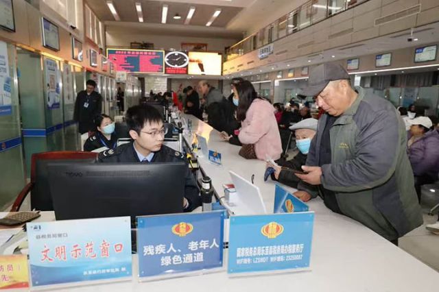 1734940140117011.jpg 圖4 國家稅務總局樂至縣稅務局辦稅服務廳 姚陽 攝.jpg