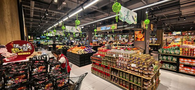 圖2  樂百惠超市購物氣氛熱烈 易奎西攝.jpg