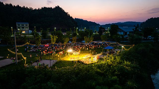 圖1  安岳石窟臥佛院景區(qū)星河禪意音樂雅集。安岳縣文化廣播電視和旅游局供圖.jpg