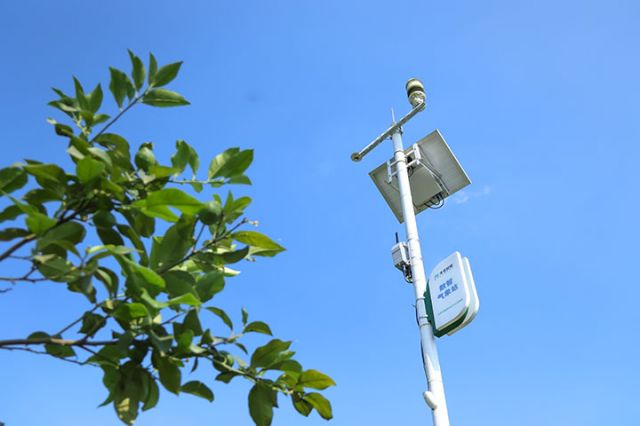 圖1  安岳縣國(guó)家現(xiàn)代農(nóng)業(yè)（檸檬）產(chǎn)業(yè)園數(shù)智氣象站系統(tǒng)。豐農(nóng)控股供圖.jpg