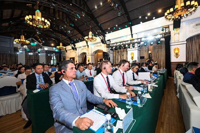 圖1  2025海河國際消費論壇現(xiàn)場。新華社記者 趙子碩 攝.JPG