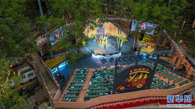 圖3  熱鬧的鄉(xiāng)村好歌匯現(xiàn)場(chǎng)（7月10日攝）。新華網(wǎng)發(fā)（劉東 攝） 拷貝.jpg