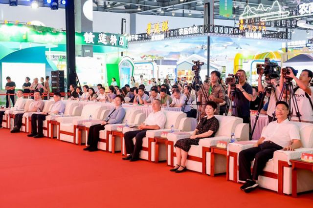 圖2  江西優(yōu)質(zhì)農(nóng)產(chǎn)品品牌發(fā)布會(huì)現(xiàn)場(chǎng).jpg
