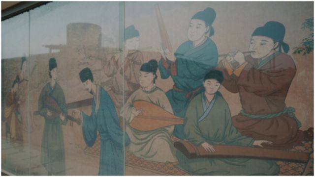 圖2  馬蹄灣園區(qū)文化墻.jpg