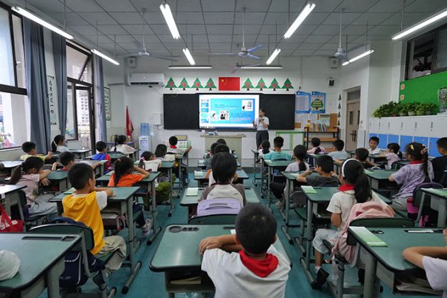 1757991111596991.jpg 1小課堂現(xiàn)場.jpg