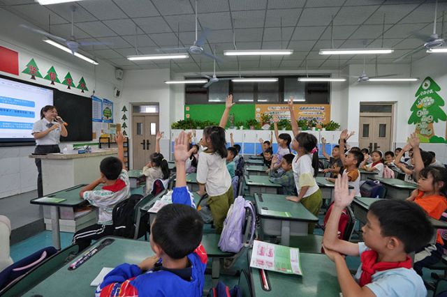 1757991118110166.jpg 2孩子們積極參與問答活動.jpg