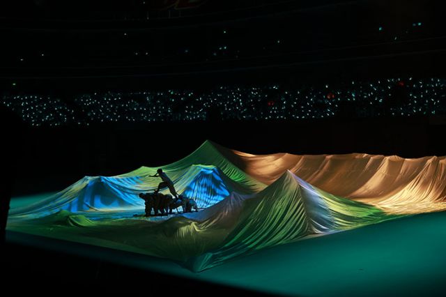 8開(kāi)幕式表演現(xiàn)場(chǎng).jpg