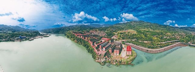 1759135950657662.jpg 大渡河邊的紅房子.jpg