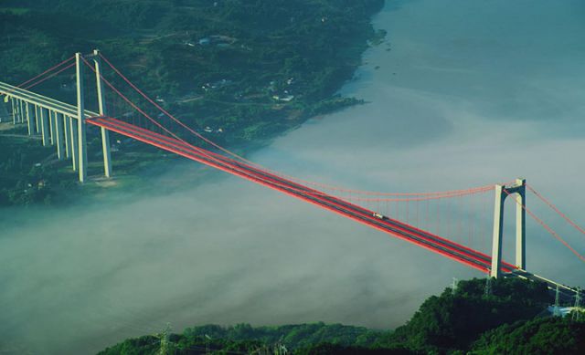 圖1  合璧津高速油溪長江大橋。新華網(wǎng)發(fā)（重慶市交通運輸委供圖）.jpg