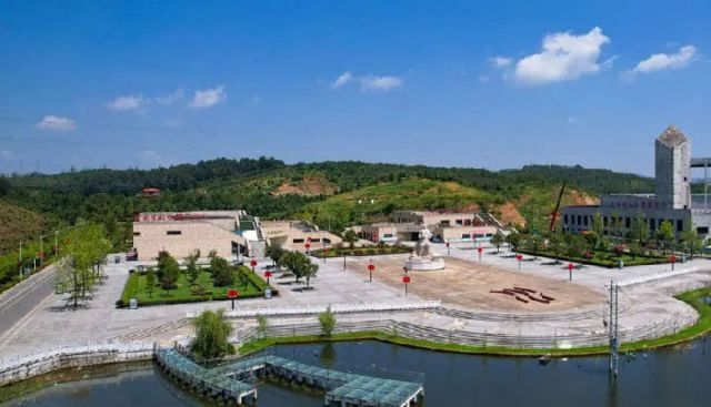 圖5  中國(guó)有機(jī)谷（劉江 攝）.jpg