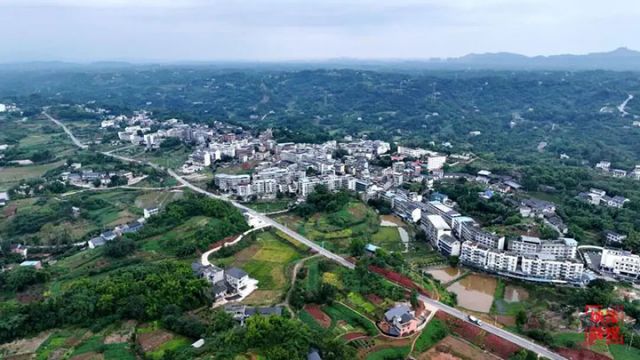 圖1  豐樂鎮(zhèn)繞場路俯瞰。 王超明 攝.jpg