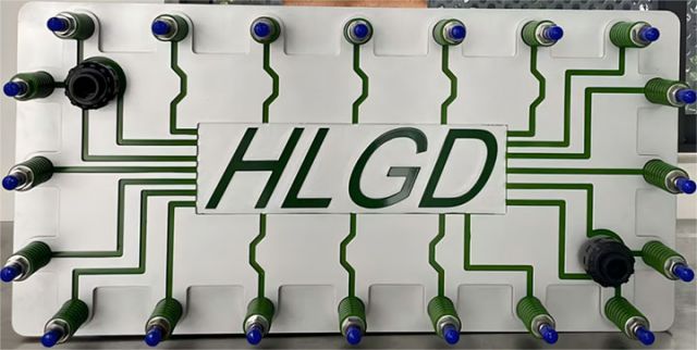 圖3  全釩液流電池電堆。 &nbsp;李梁文 攝 拷貝.jpg