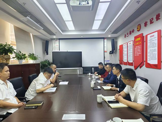 圖2  “經(jīng)英伙伴”為企業(yè)協(xié)調(diào)融資服務(wù)。安岳縣委組織部  供圖.jpg