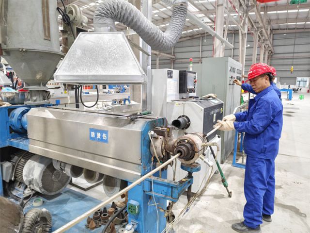 圖3企業(yè)生產車間 拷貝.jpg